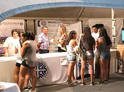 STAND DE FADECS-FADEL DE LA UNCO EN LA FIESTA DE LA MANZANA